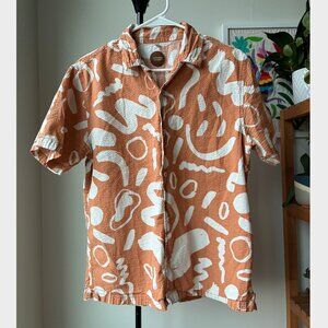 Common People Orange and White Textured Short Sleeve Button Up - Size M